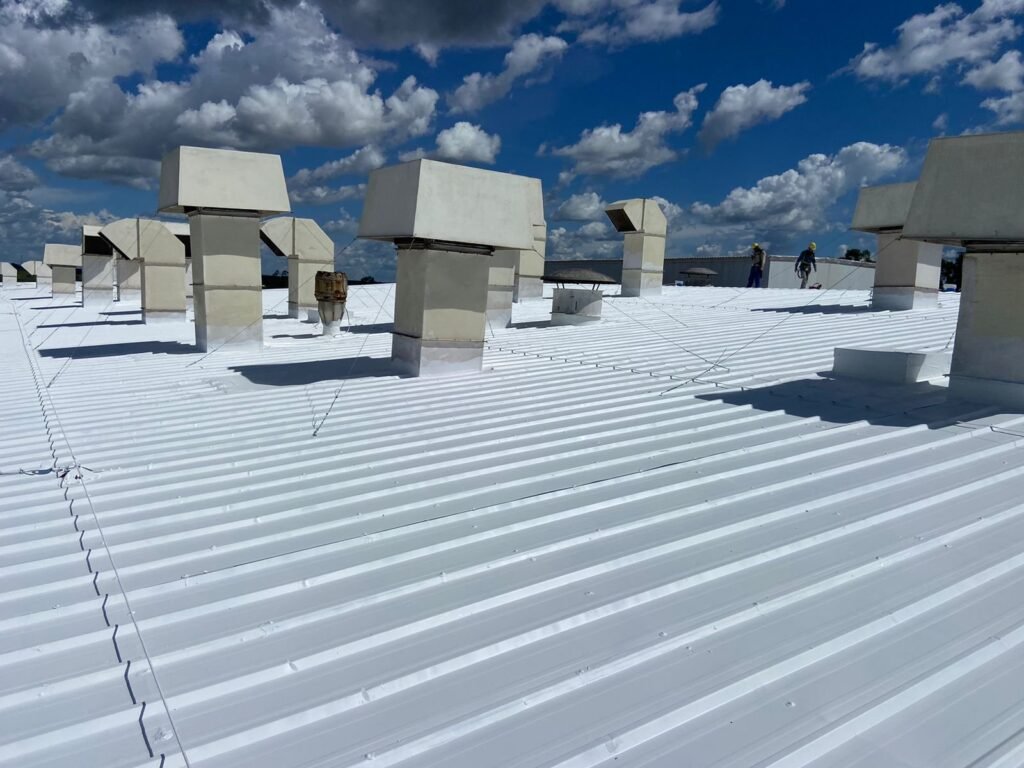 Como o Telhado Branco Combate o Efeito Estufa